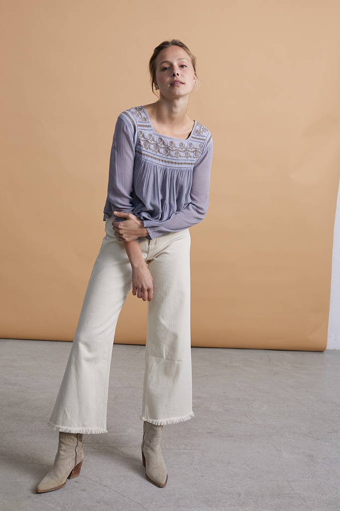BLUSA VISCOSA ESCOTE CUADRADO NKN